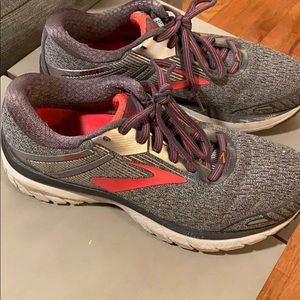 Brooks GTS 18 size 7.5